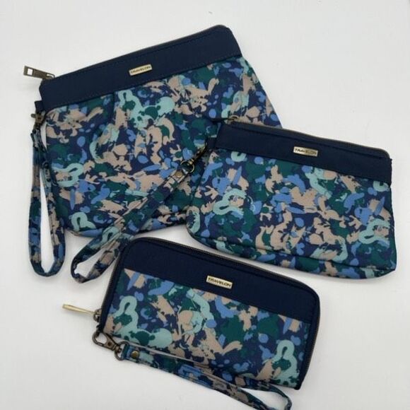NWOT TRAVELON 3 Matching Wristlets Wallet RFID Blue Green Floral Travel Bags NEW - Picture 1 of 15